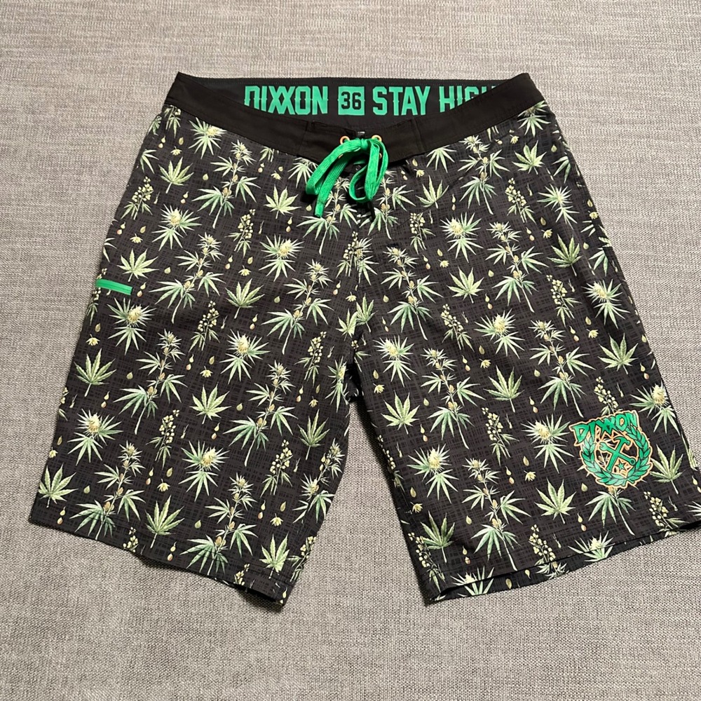 Dixxon Board Shorts Mens 36 Black Green Leaf Print Swim Trunks
